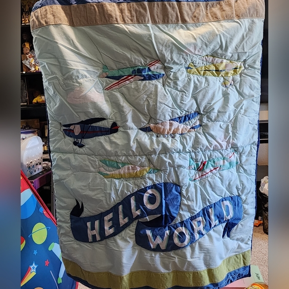 💕3/$15💕 "Hello World" Airplane Crib Blanket - Picture 1 of 2